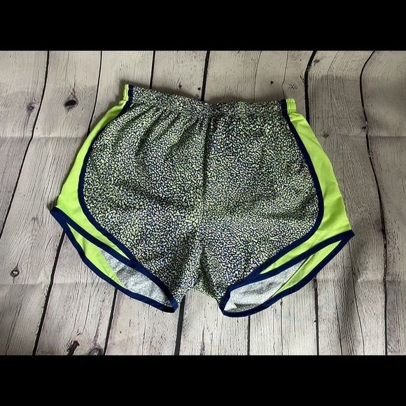Nike Tempo Shorts Neon Leopard Sz xS - Picture 1 of 7